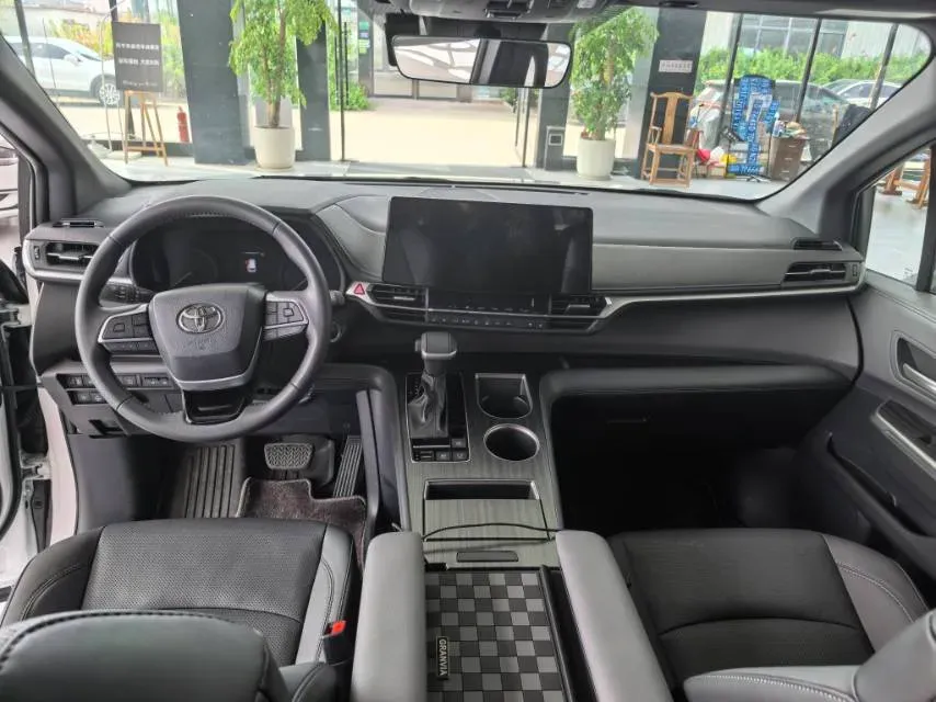 2024 Toyota Sienna 2.5L 189HP L4 E-CVT Hybrid,autocango,china used car exporter,china ev exporter,chinese used car exporter,chinese used ev exporter