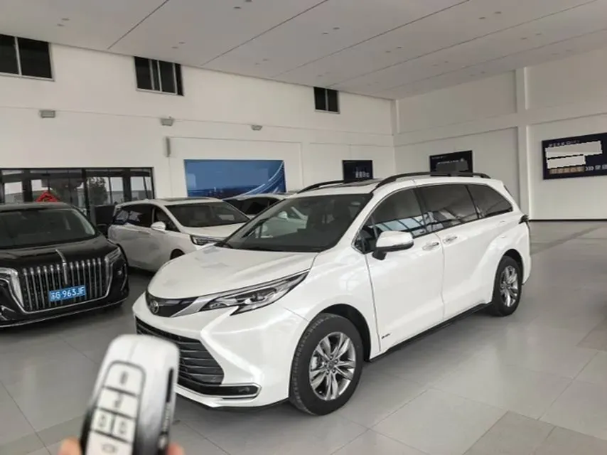 2024 Toyota Sienna 2.5L 189HP L4 E-CVT Hybrid,autocango,china used car exporter,china ev exporter,chinese used car exporter,chinese used ev exporter