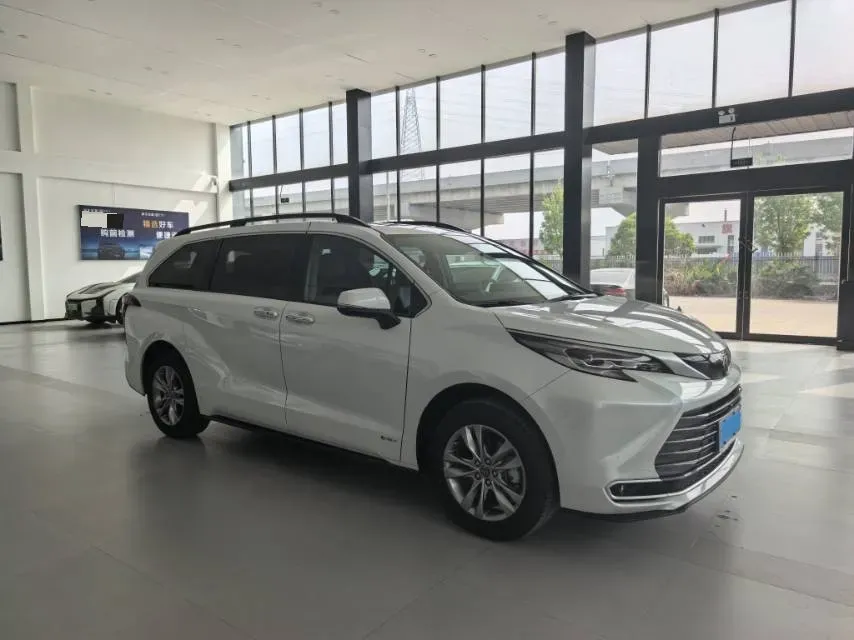 2024 Toyota Sienna 2.5L 189HP L4 E-CVT Hybrid,autocango,china used car exporter,china ev exporter,chinese used car exporter,chinese used ev exporter