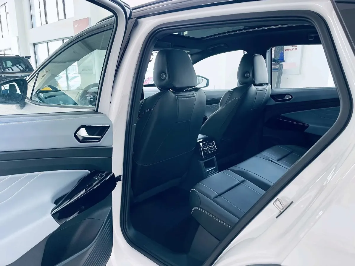 2025 Volkswagen ID.4 X BEV 52.8KWH,autocango,china used car exporter,china ev exporter,chinese used car exporter,chinese used ev exporter