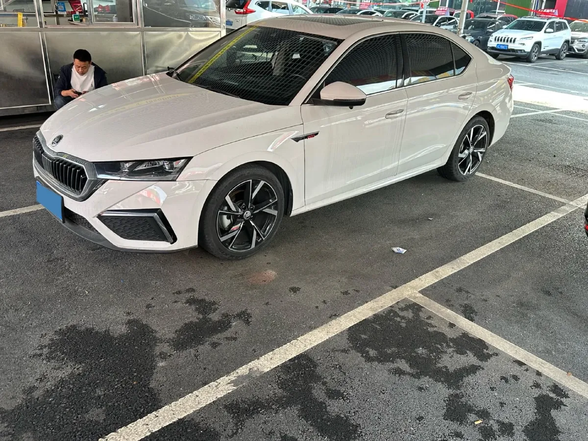 2021 Skoda Octavia 1.4T 150HP L4 7DCT,autocango,china used car exporter,china ev exporter,chinese used car exporter,chinese used ev exporter