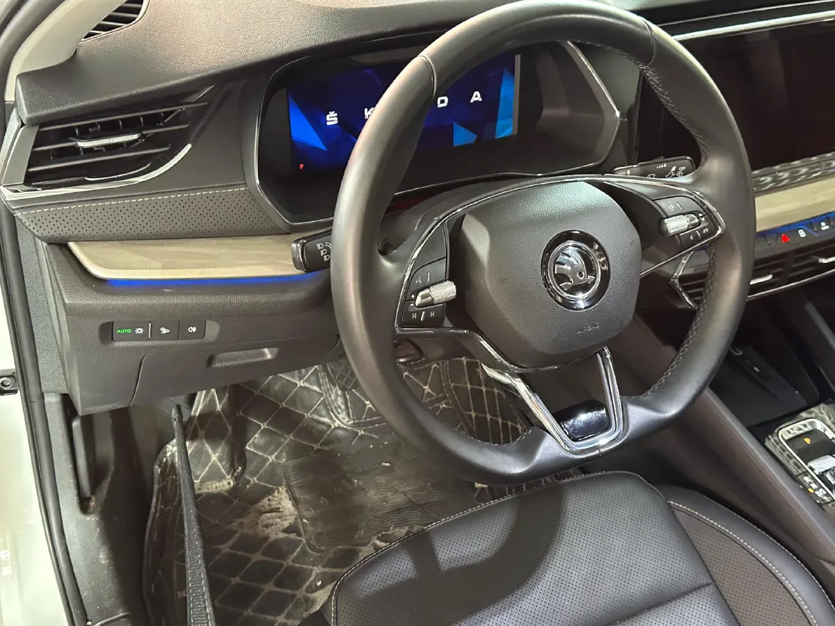 2021 Skoda Octavia 1.4T 150HP L4 7DCT,autocango,china used car exporter,china ev exporter,chinese used car exporter,chinese used ev exporter