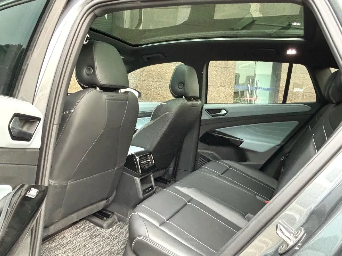 2023 Volkswagen ID.4 X BEV 52.8KWH,autocango,china used car exporter,china ev exporter,chinese used car exporter,chinese used ev exporter