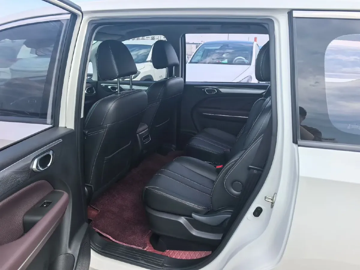 2023 GAC Trumpchi M6 1.5T 177HP L4 7DCT,autocango,china used car exporter,china ev exporter,chinese used car exporter,chinese used ev exporter