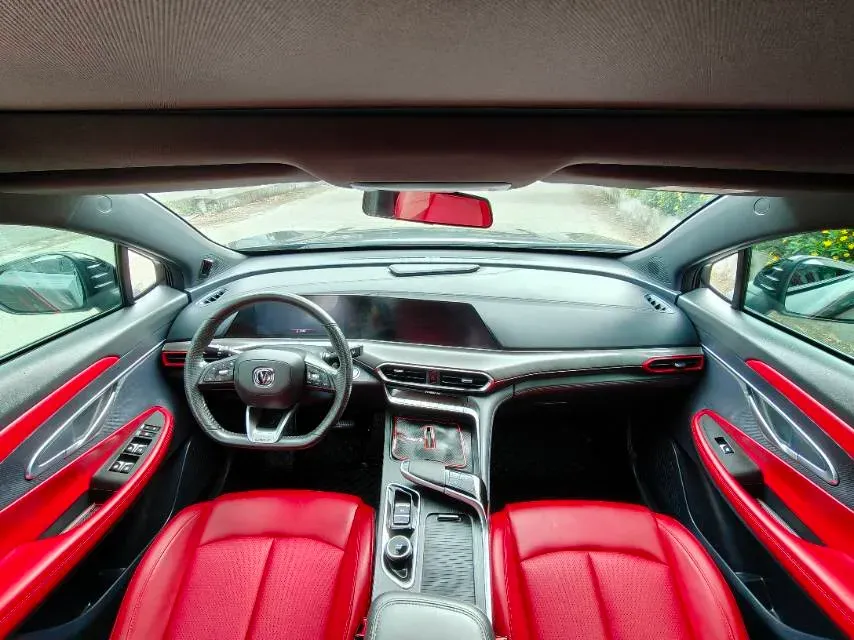 2022 ChangAn UNI-T 1.5T 188HP L4 7DCT,autocango,china used car exporter,china ev exporter,chinese used car exporter,chinese used ev exporter