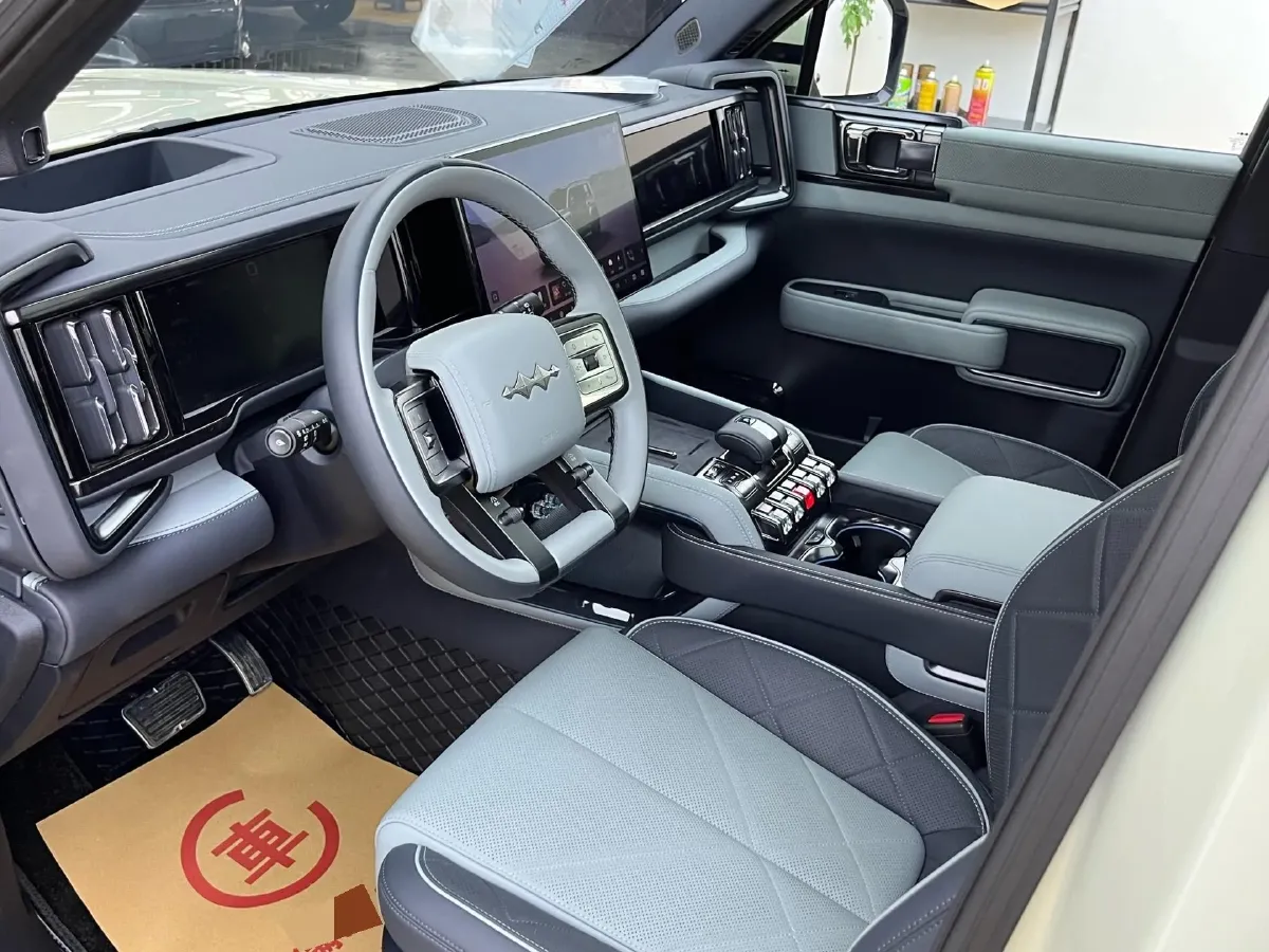 2025 FangChengBao Bao 5 1.5T 194HP L4 E-CVT PHEV 31.8KWH,autocango,china used car exporter,china ev exporter,chinese used car exporter,chinese used ev exporter