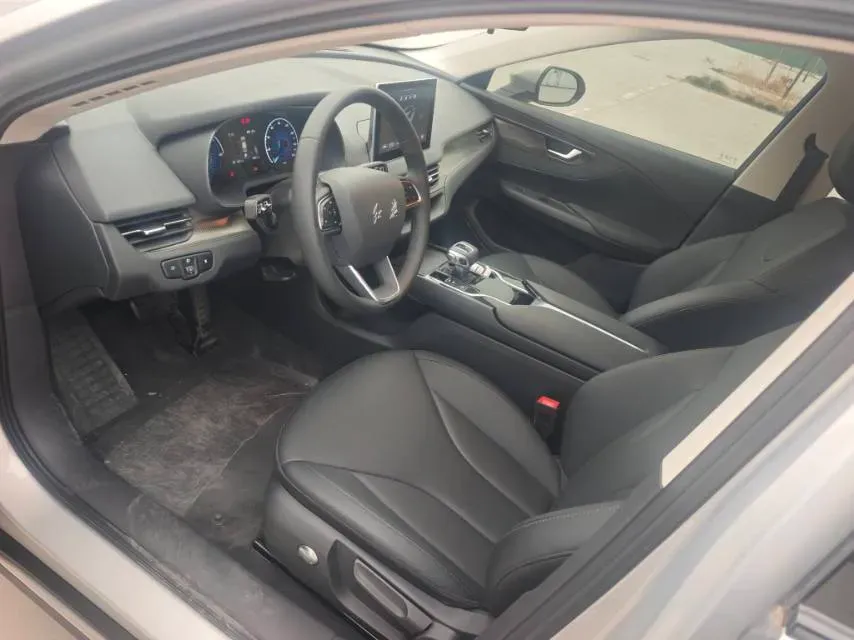 2022 HongQi E-QM5 BEV 54KWH,autocango,china used car exporter,china ev exporter,chinese used car exporter,chinese used ev exporter