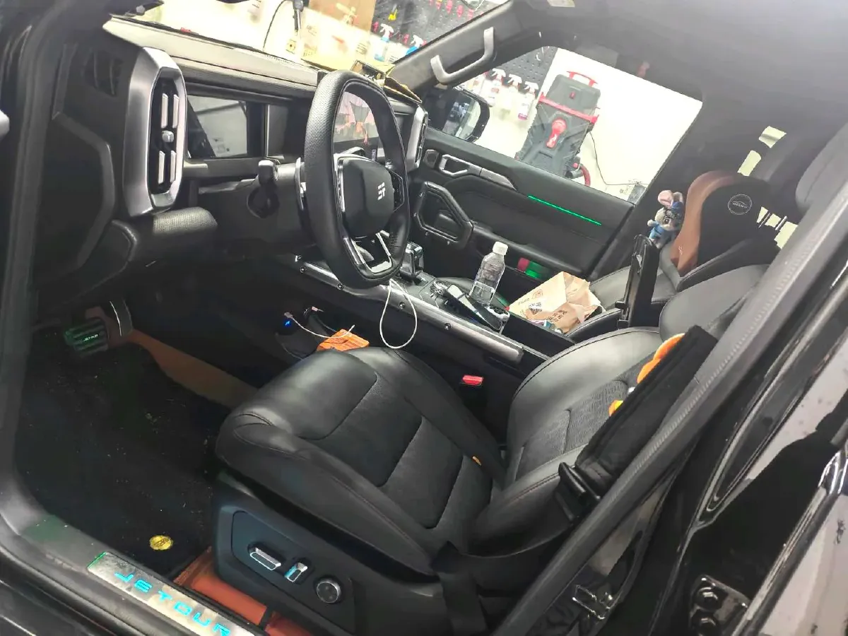 2023 Jetour Traveller 2.0T 254HP L4 8AT,autocango,china used car exporter,china ev exporter,chinese used car exporter,chinese used ev exporter