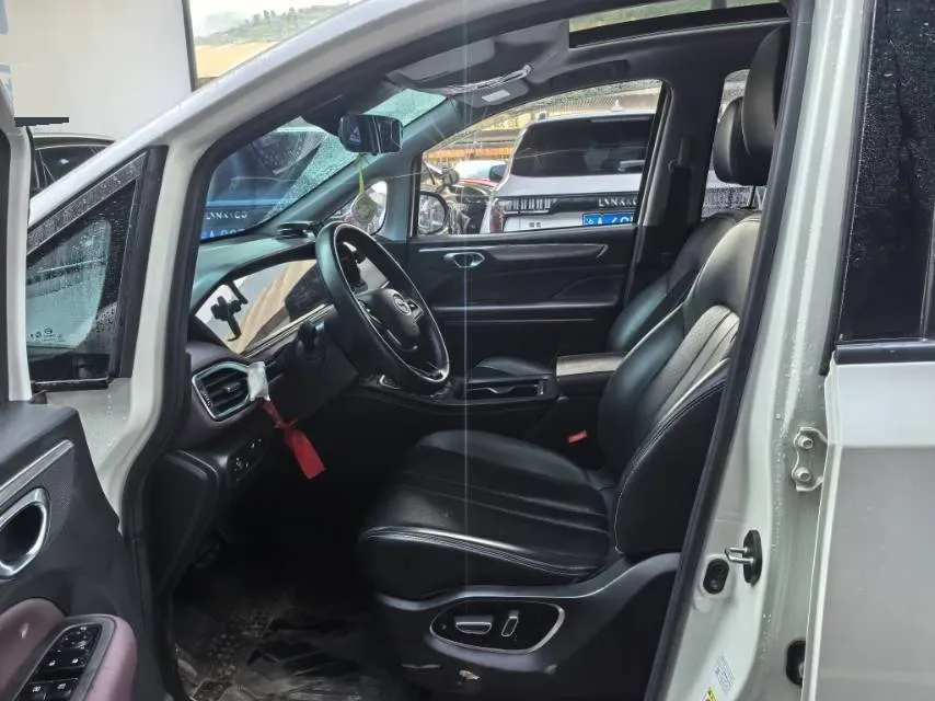 2021 GAC Trumpchi M6 1.5T 169HP L4 7DCT,autocango,china used car exporter,china ev exporter,chinese used car exporter,chinese used ev exporter