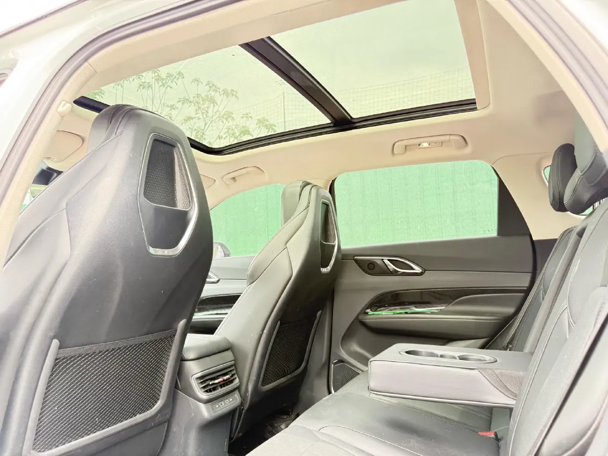 2024 HongQi HS3 1.5T 169HP L4 1DHT PHEV 18.4KWH,autocango,china used car exporter,china ev exporter,chinese used car exporter,chinese used ev exporter