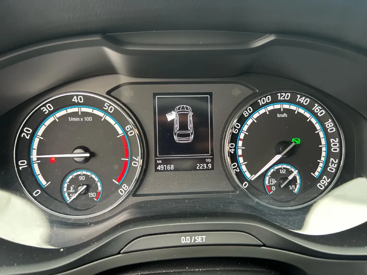 2021 Skoda Karoq 1.4T 150HP L4 7DCT,autocango,china used car exporter,china ev exporter,chinese used car exporter,chinese used ev exporter