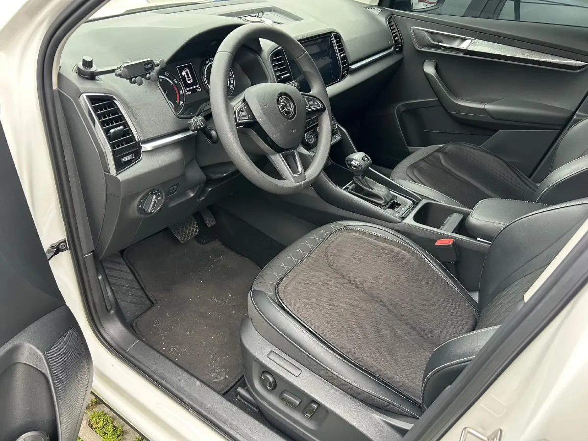 2021 Skoda Karoq 1.4T 150HP L4 7DCT,autocango,china used car exporter,china ev exporter,chinese used car exporter,chinese used ev exporter