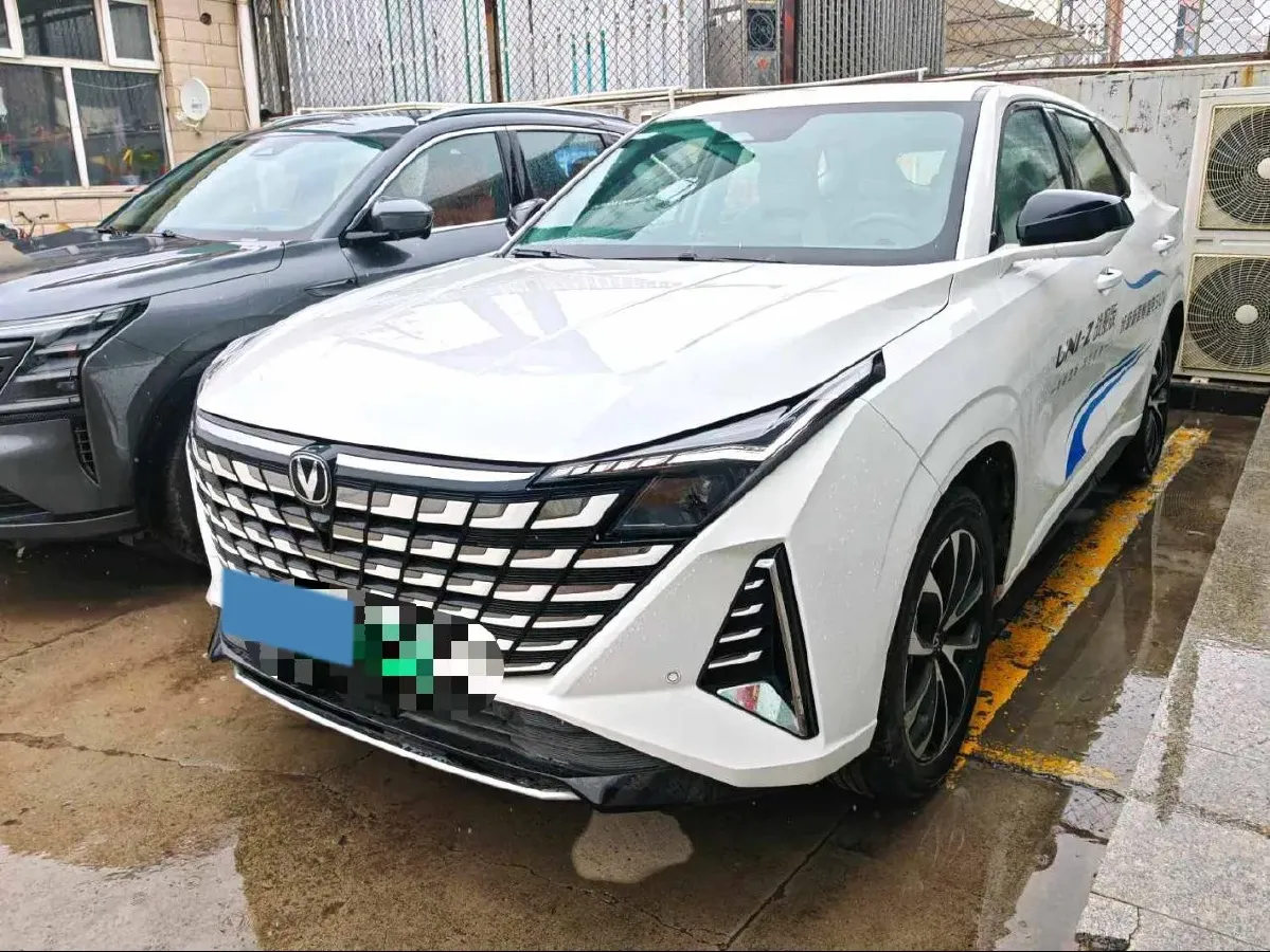 2024 ChangAn UNI-Z 1.5L 98HP L4 E-CVT PHEV 18.4KWH,autocango,china used car exporter,china ev exporter,chinese used car exporter,chinese used ev exporter