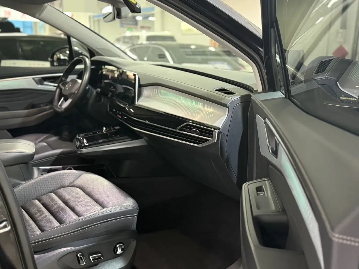 2023 Volkswagen Talagon 2.0T 220HP L4 7DCT,autocango,china used car exporter,china ev exporter,chinese used car exporter,chinese used ev exporter