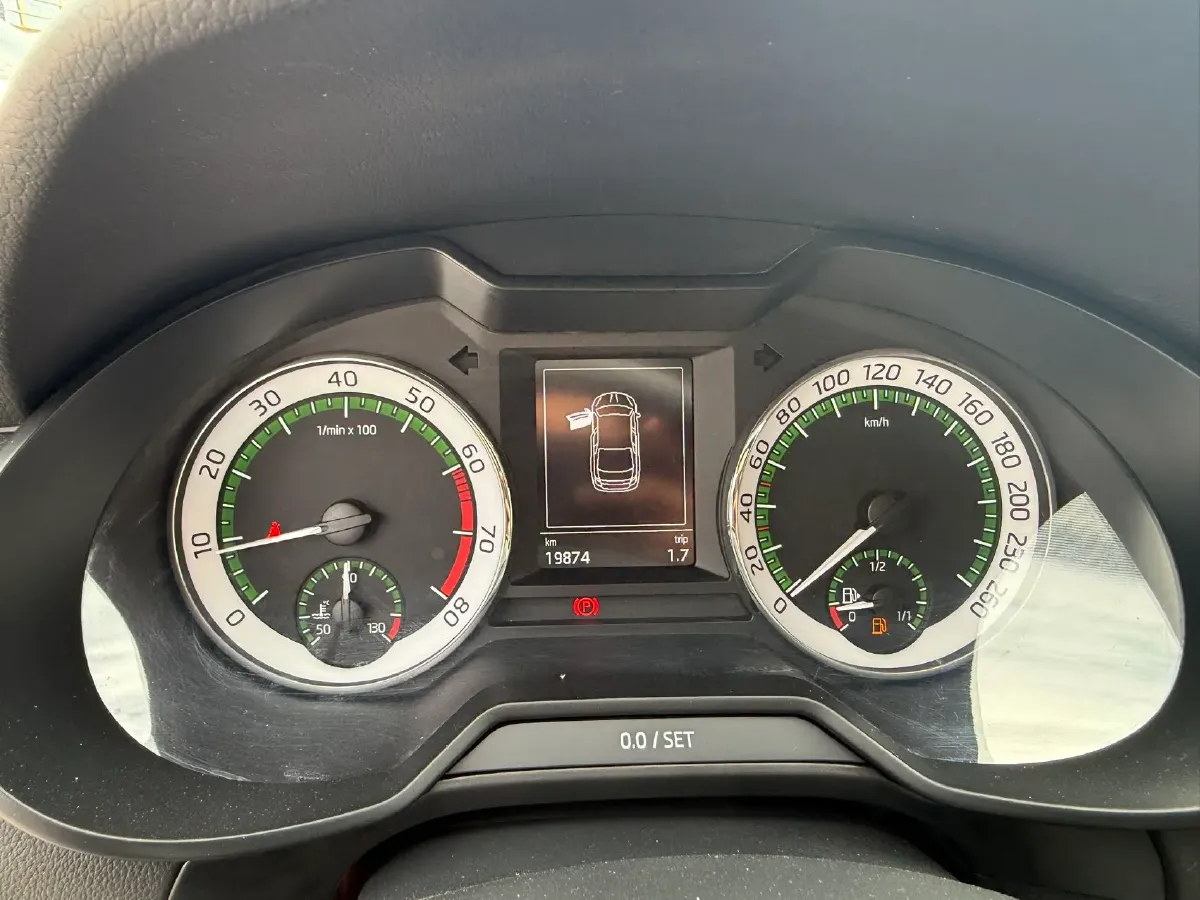 2022 Skoda Octavia 1.5L 113HP L4 6AT,autocango,china used car exporter,china ev exporter,chinese used car exporter,chinese used ev exporter