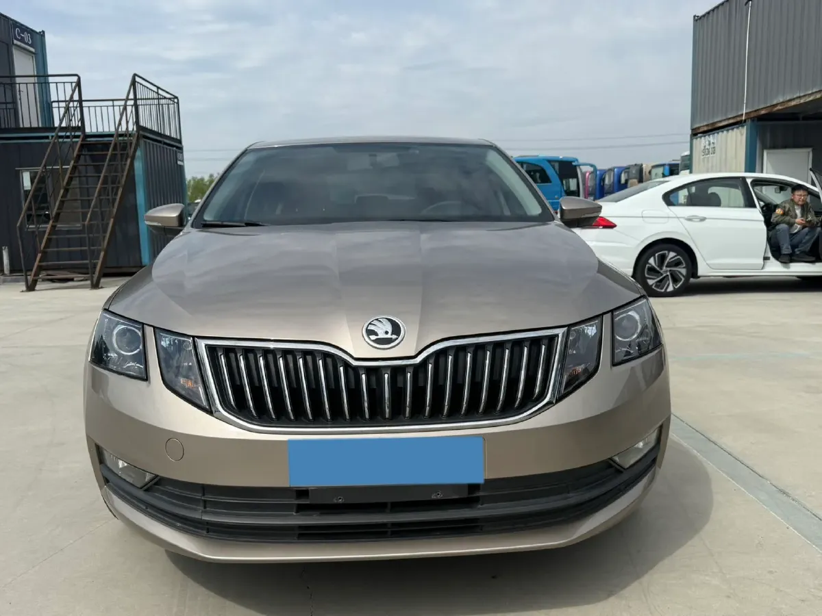 2022 Skoda Octavia 1.5L 113HP L4 6AT,autocango,china used car exporter,china ev exporter,chinese used car exporter,chinese used ev exporter