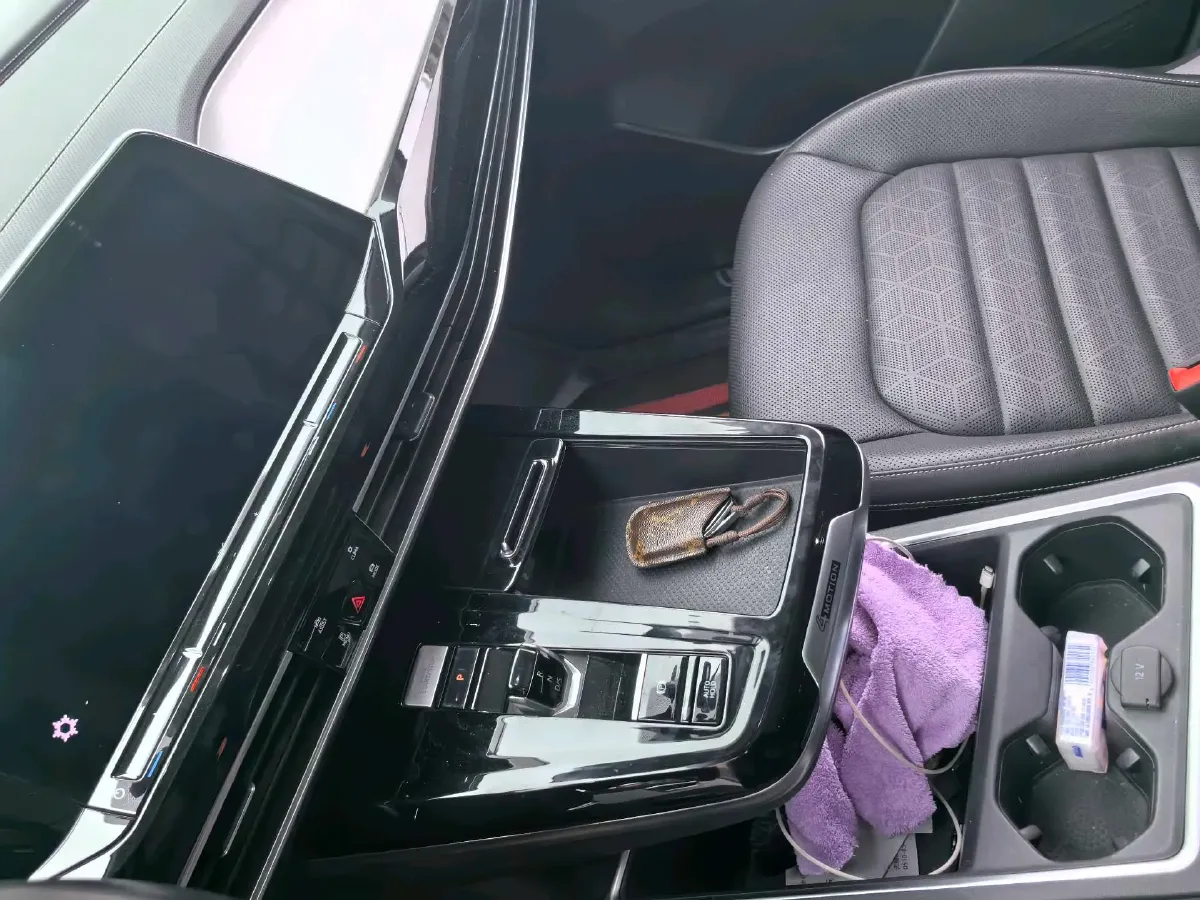 2021 Volkswagen Talagon 2.0T 220HP L4 7DCT,autocango,china used car exporter,china ev exporter,chinese used car exporter,chinese used ev exporter