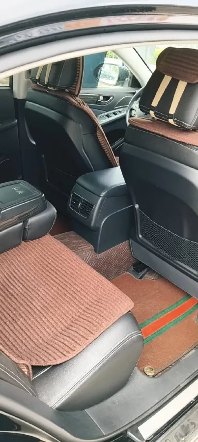 2019 HongQi H7 1.8T 188HP L4 6AT,autocango,china used car exporter,china ev exporter,chinese used car exporter,chinese used ev exporter