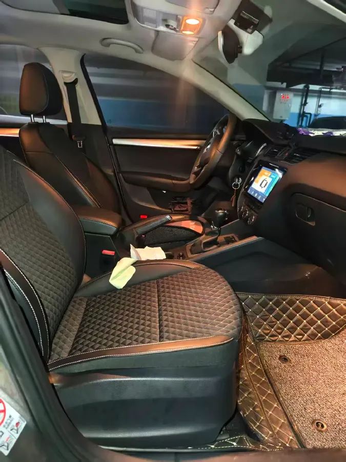 2019 Skoda Octavia 1.4T 150HP L4 7DCT,autocango,china used car exporter,china ev exporter,chinese used car exporter,chinese used ev exporter
