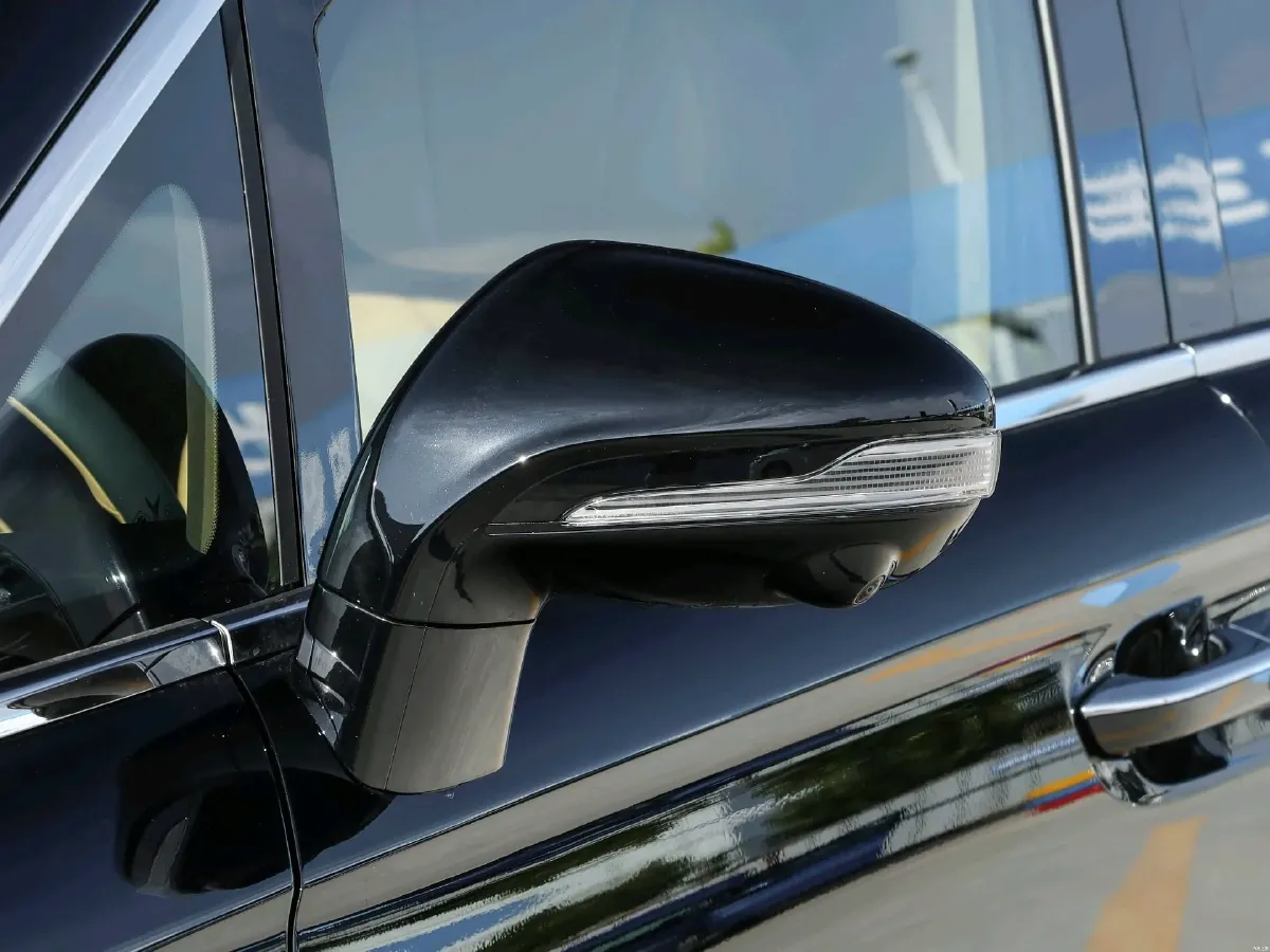 2026 Voyah Dream 1.5T 150HP L4 PHEV,autocango,china used car exporter,china ev exporter,chinese used car exporter,chinese used ev exporter