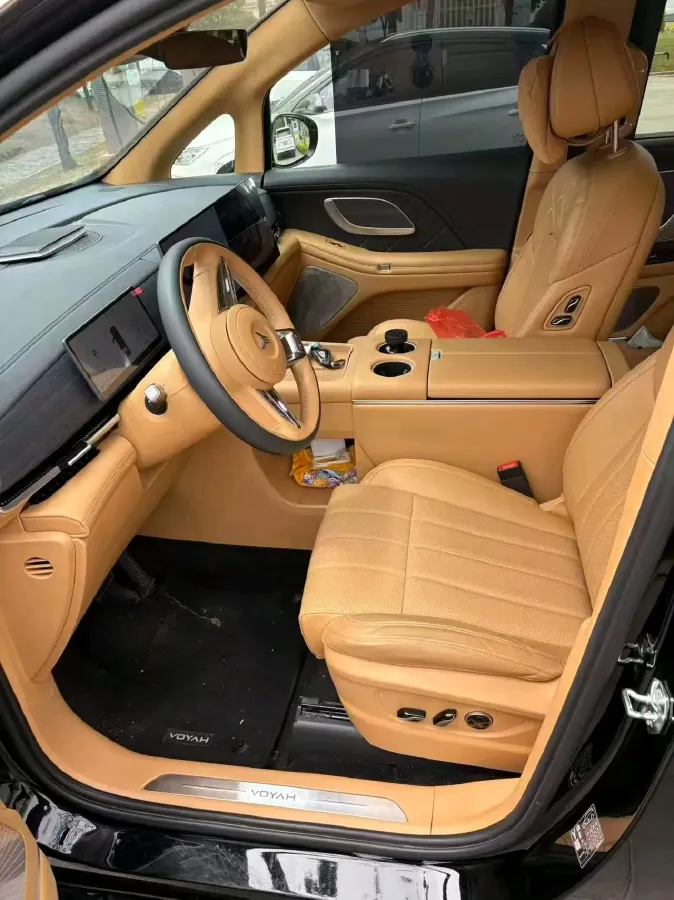 2026 Voyah Dream 1.5T 150HP L4 PHEV,autocango,china used car exporter,china ev exporter,chinese used car exporter,chinese used ev exporter