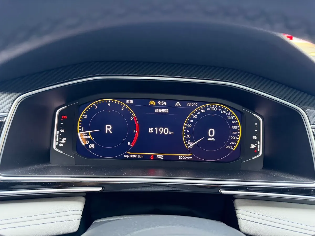 2024 Volkswagen Tiguan L 2.0T 220HP L4 7DCT,autocango,china used car exporter,china ev exporter,chinese used car exporter,chinese used ev exporter