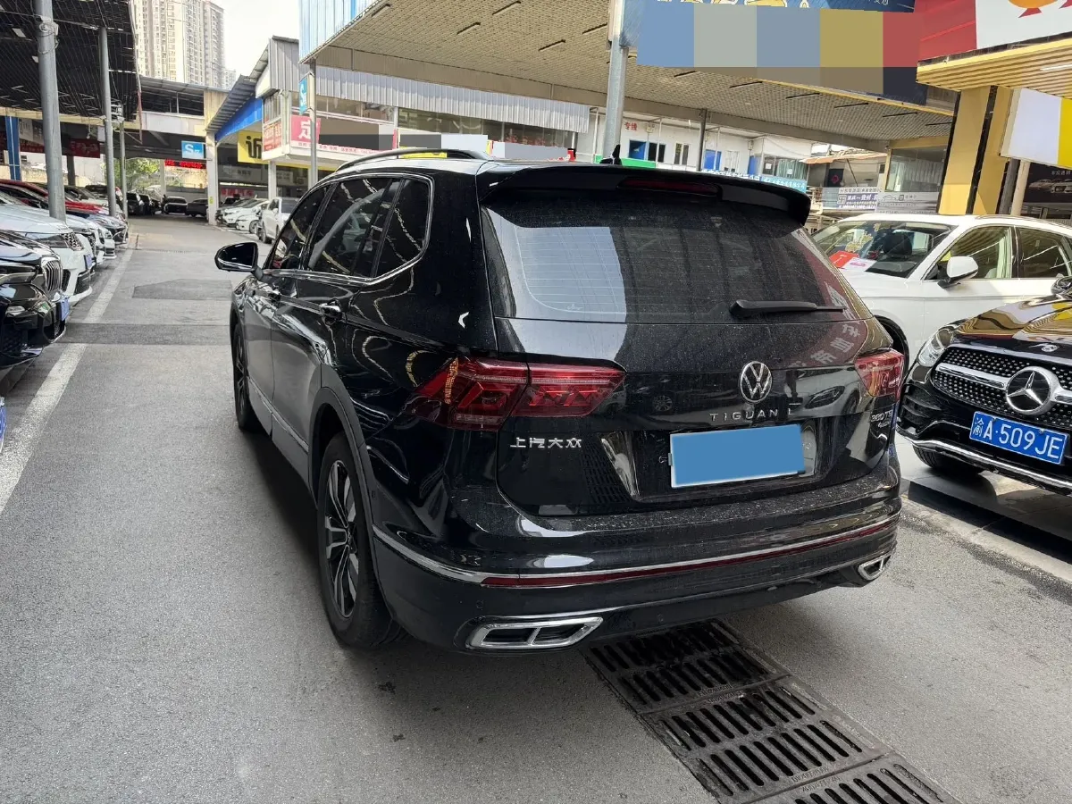2024 Volkswagen Tiguan L 2.0T 220HP L4 7DCT,autocango,china used car exporter,china ev exporter,chinese used car exporter,chinese used ev exporter