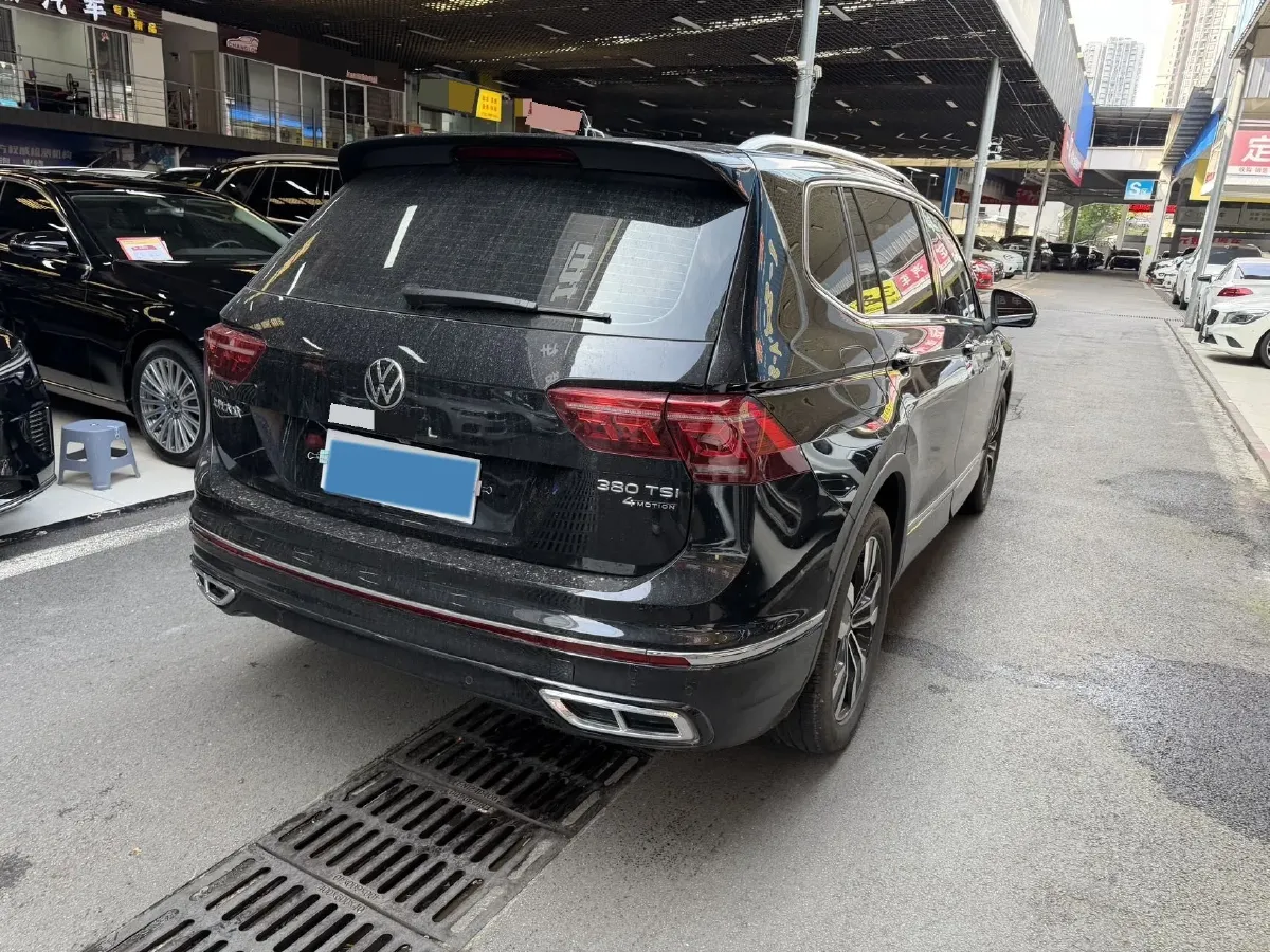 2024 Volkswagen Tiguan L 2.0T 220HP L4 7DCT,autocango,china used car exporter,china ev exporter,chinese used car exporter,chinese used ev exporter