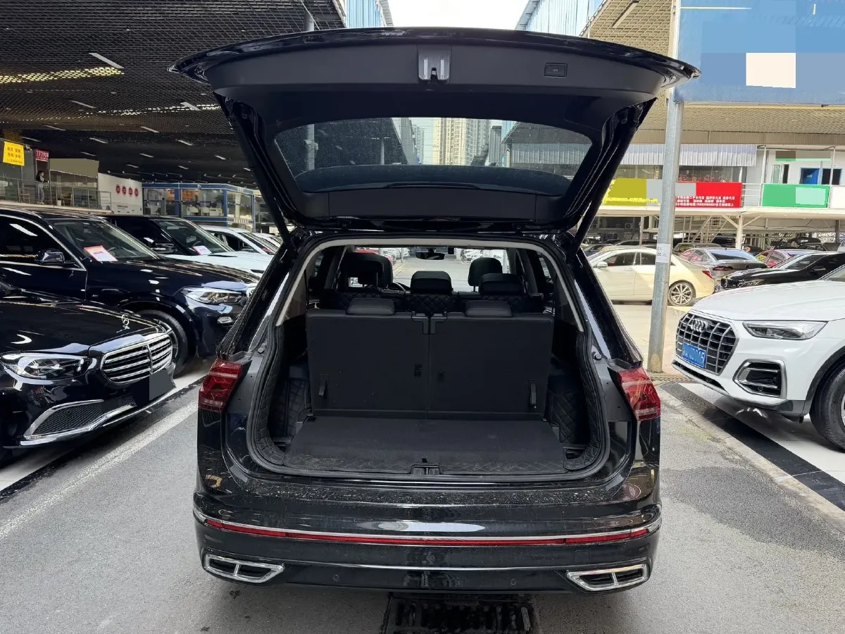 2024 Volkswagen Tiguan L 2.0T 220HP L4 7DCT,autocango,china used car exporter,china ev exporter,chinese used car exporter,chinese used ev exporter