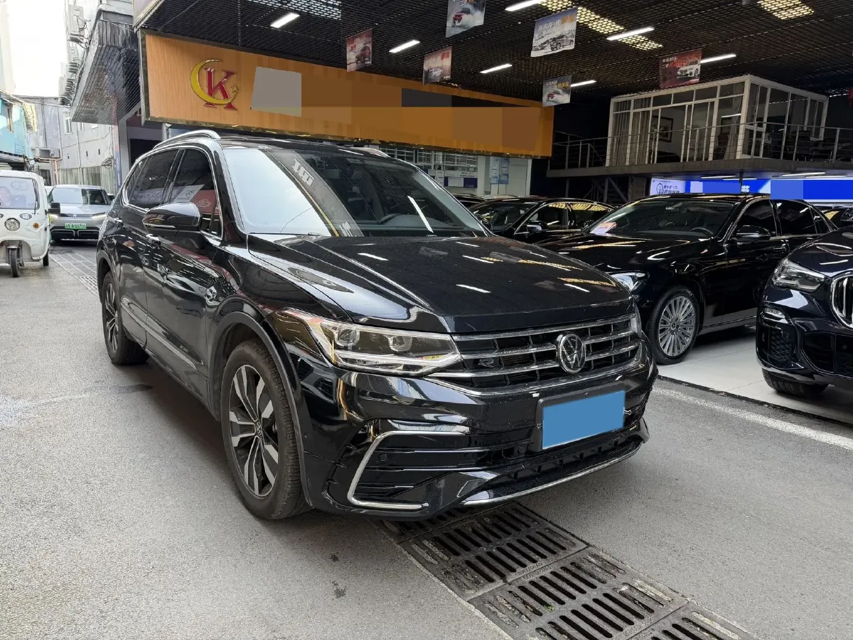 2024 Volkswagen Tiguan L 2.0T 220HP L4 7DCT,autocango,china used car exporter,china ev exporter,chinese used car exporter,chinese used ev exporter