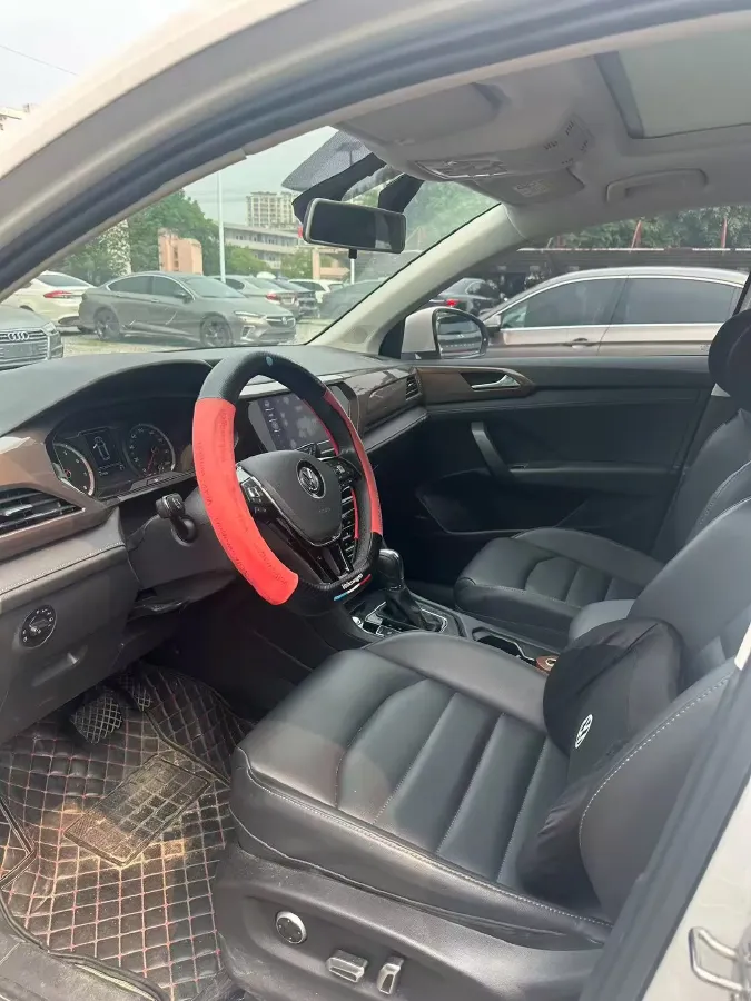 2021 Volkswagen Tharu 1.4T 150HP L4 7DCT,autocango,china used car exporter,china ev exporter,chinese used car exporter,chinese used ev exporter