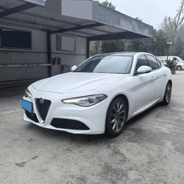 2017 Alfa Romeo Giulia 2.0T 200HP L4 8AT,autocango,china used car exporter,china ev exporter,chinese used car exporter,chinese used ev exporter