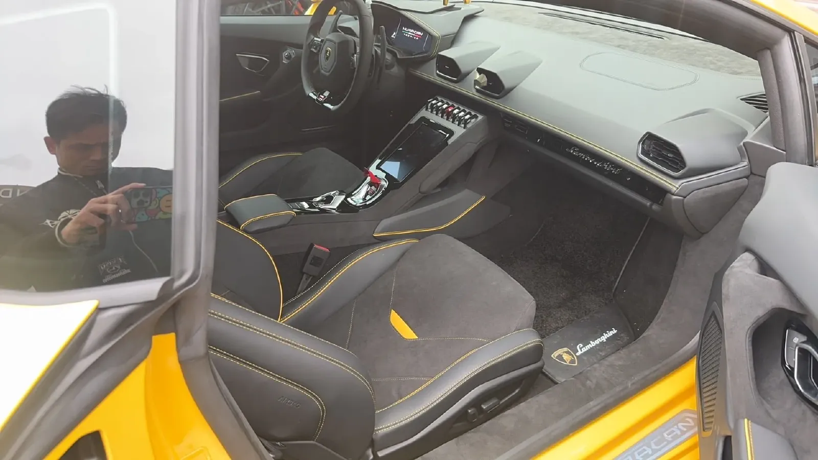 2023 Lamborghini Huracán 5.2L 640HP V10 7DCT,autocango,china used car exporter,china ev exporter,chinese used car exporter,chinese used ev exporter