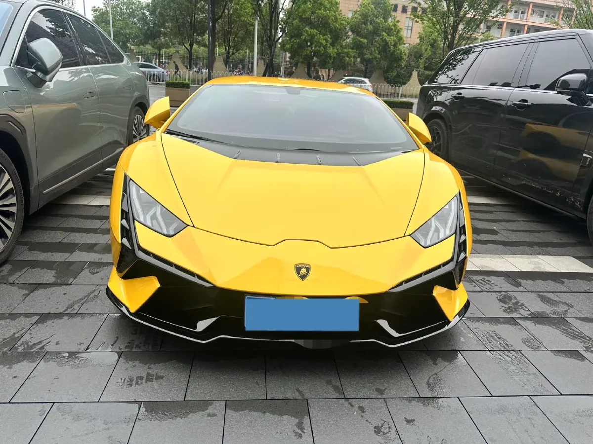 2023 Lamborghini Huracán 5.2L 640HP V10 7DCT,autocango,china used car exporter,china ev exporter,chinese used car exporter,chinese used ev exporter