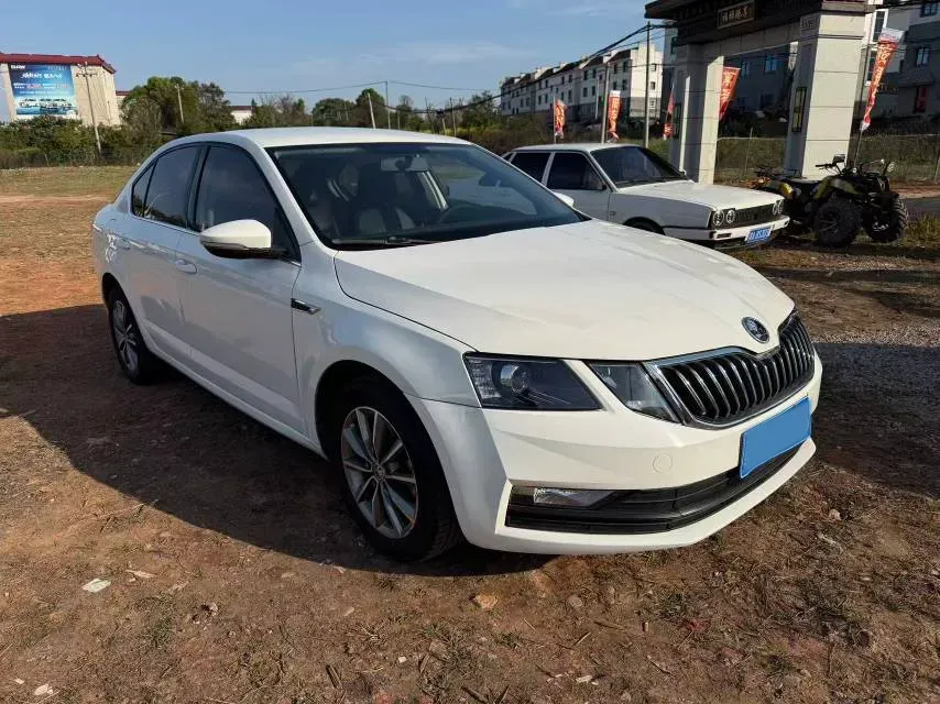 2019 Skoda Octavia 1.5L 116HP L4 6AT,autocango,china used car exporter,china ev exporter,chinese used car exporter,chinese used ev exporter