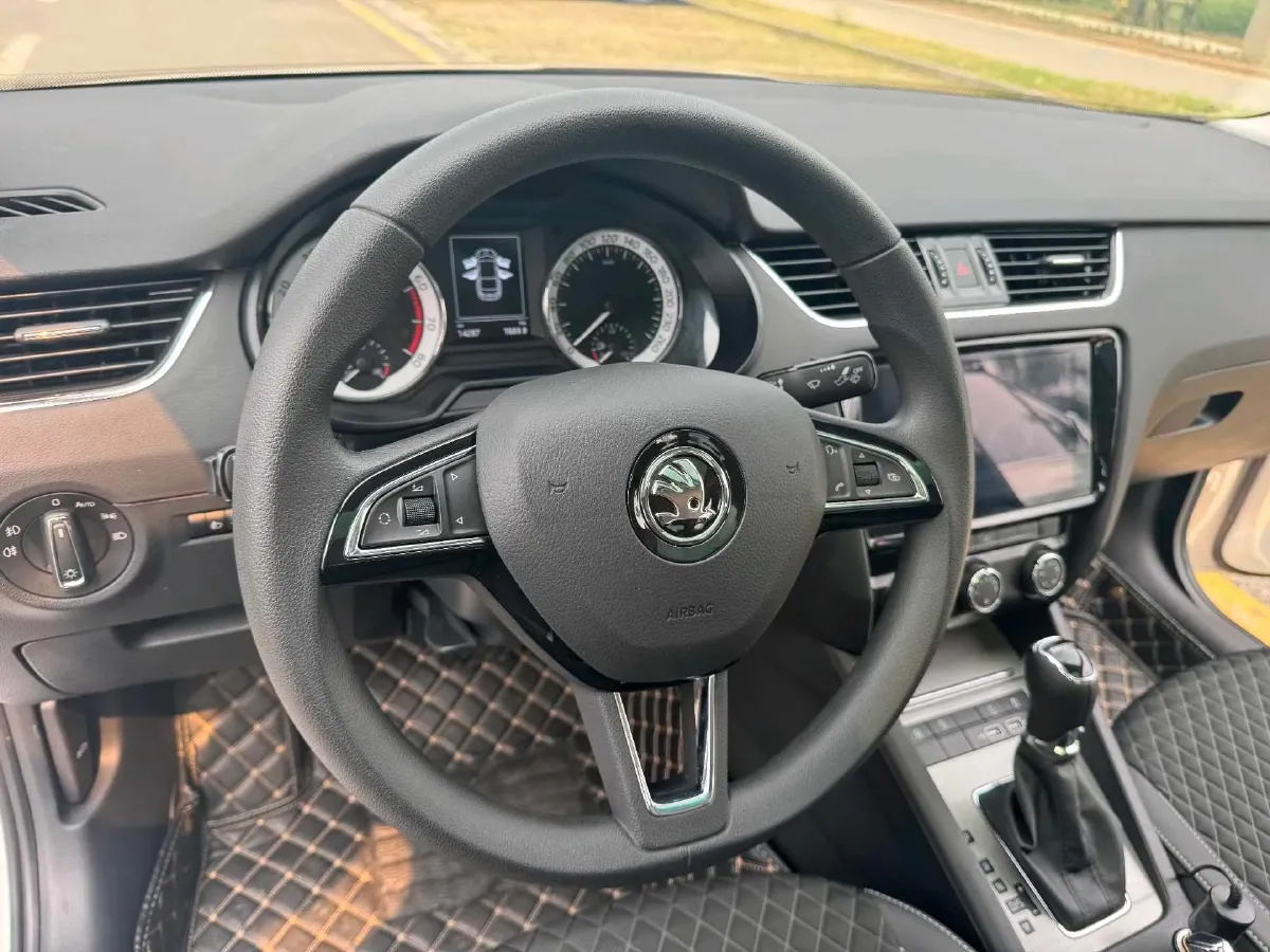 2020 Skoda Octavia 1.5L 113HP L4 6AT,autocango,china used car exporter,china ev exporter,chinese used car exporter,chinese used ev exporter