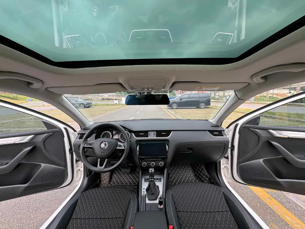 2020 Skoda Octavia 1.5L 113HP L4 6AT,autocango,china used car exporter,china ev exporter,chinese used car exporter,chinese used ev exporter