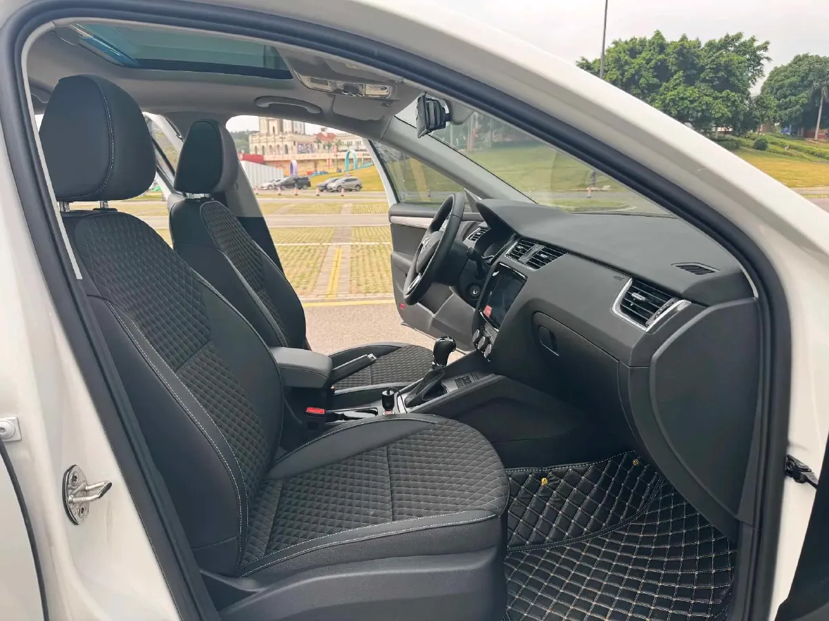 2020 Skoda Octavia 1.5L 113HP L4 6AT,autocango,china used car exporter,china ev exporter,chinese used car exporter,chinese used ev exporter