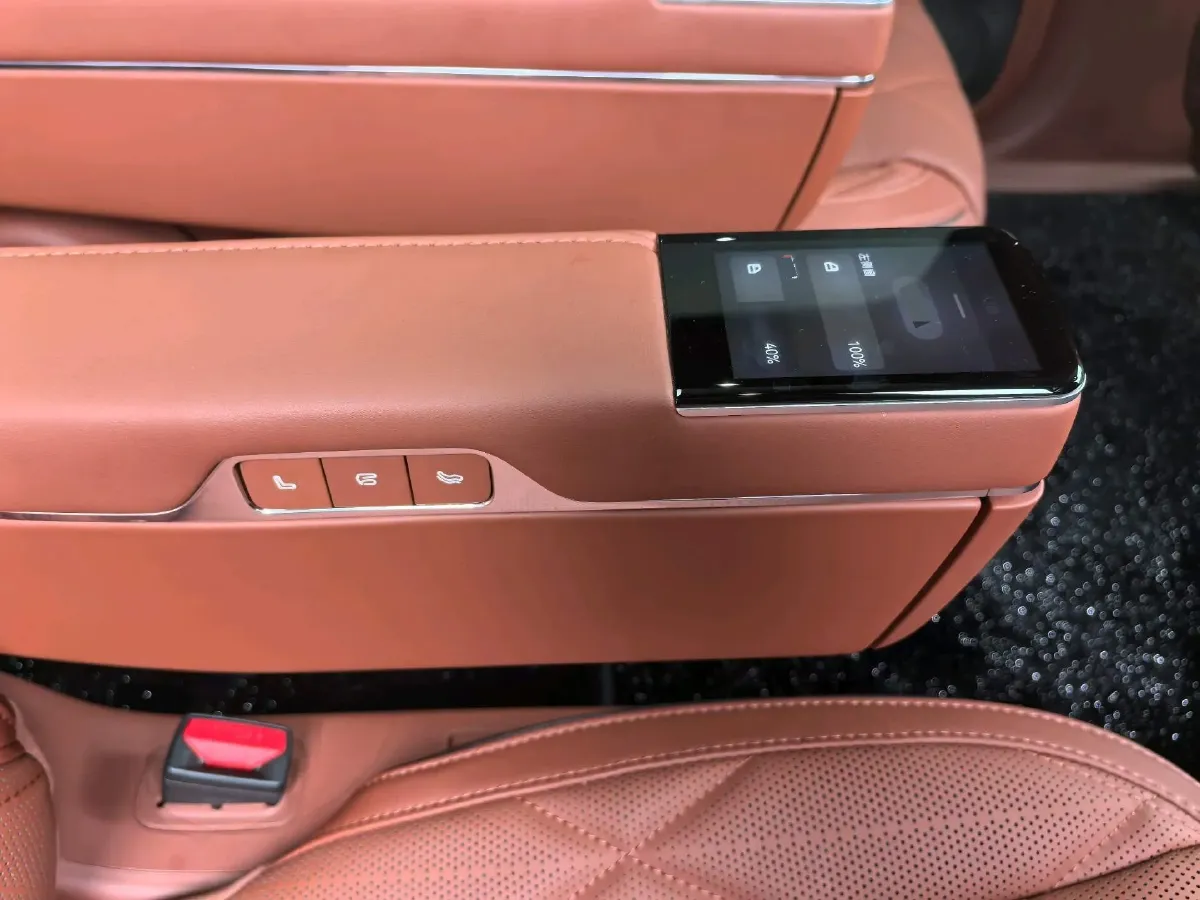 2026 Voyah 9L 1.5T 150HP L4 PHEV,autocango,china used car exporter,china ev exporter,chinese used car exporter,chinese used ev exporter