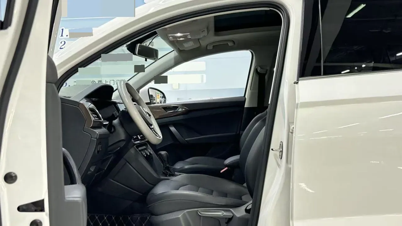 2019 MINI MINI 1.5T 102HP L3 7DCT,autocango,china used car exporter,china ev exporter,chinese used car exporter,chinese used ev exporter