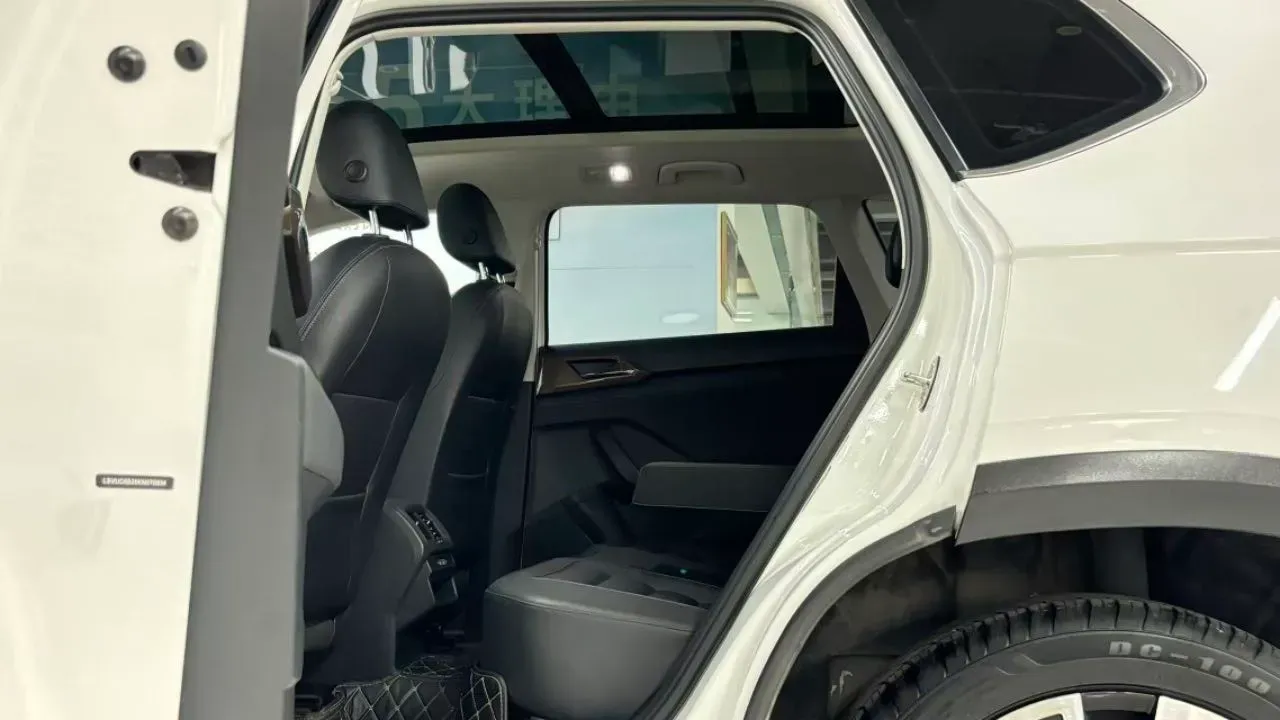 2019 MINI MINI 1.5T 102HP L3 7DCT,autocango,china used car exporter,china ev exporter,chinese used car exporter,chinese used ev exporter