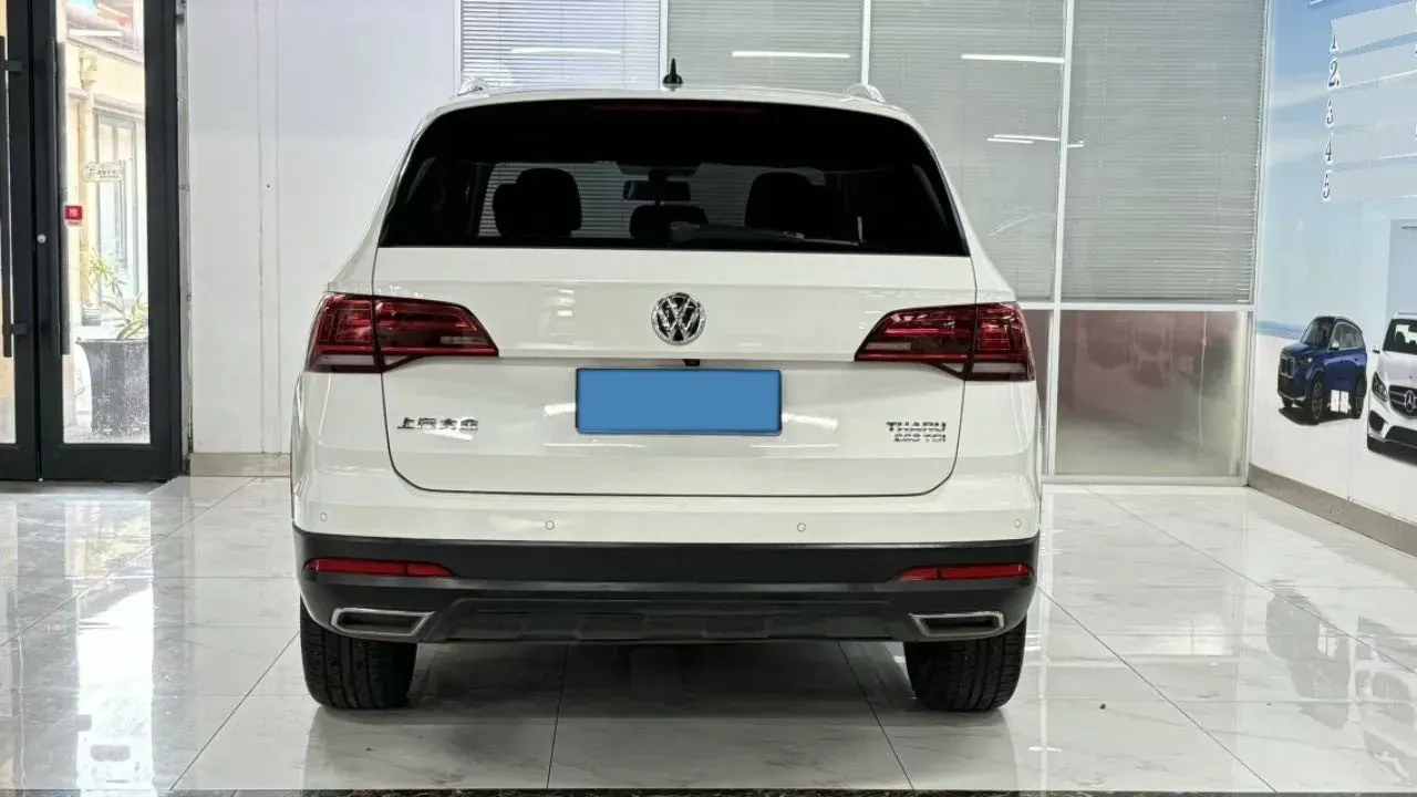 2019 MINI MINI 1.5T 102HP L3 7DCT,autocango,china used car exporter,china ev exporter,chinese used car exporter,chinese used ev exporter