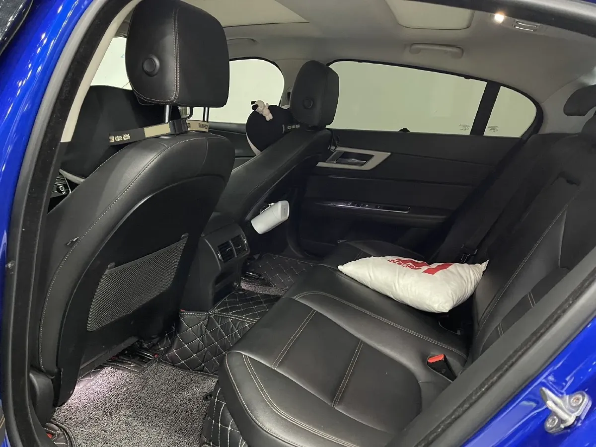 2019 Jeep Cherokee 2.0T 265HP L4 9AT,autocango,china used car exporter,china ev exporter,chinese used car exporter,chinese used ev exporter