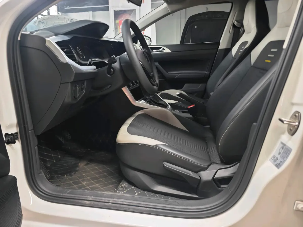 2021 Haval H6 1.5T 169HP L4 7DCT,autocango,china used car exporter,china ev exporter,chinese used car exporter,chinese used ev exporter