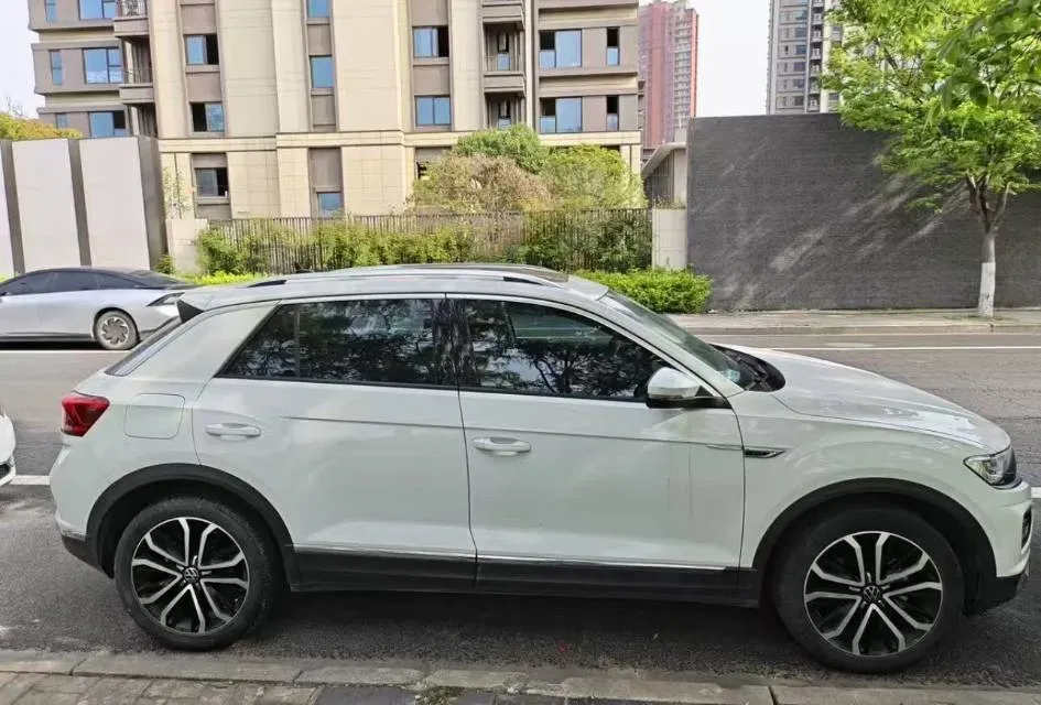 2022 Volkswagen T-Roc 1.4T 150HP L4 7DCT,autocango,china used car exporter,china ev exporter,chinese used car exporter,chinese used ev exporter