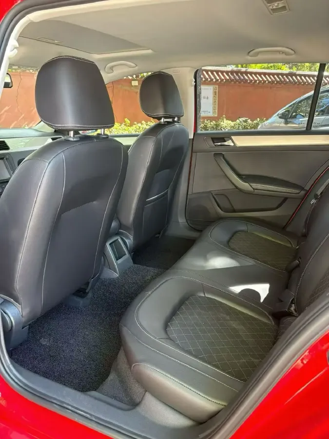 2019 Skoda Rapid Spaceback 1.5L 112HP L4 6AT,autocango,china used car exporter,china ev exporter,chinese used car exporter,chinese used ev exporter