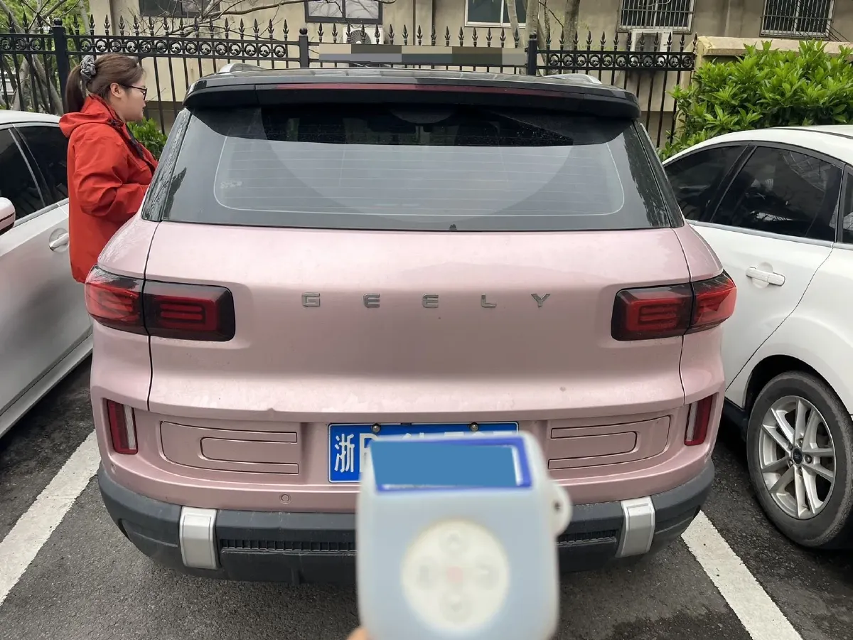 2023 Geely ICON 1.5T 181HP L4 7DCT,autocango,china used car exporter,china ev exporter,chinese used car exporter,chinese used ev exporter