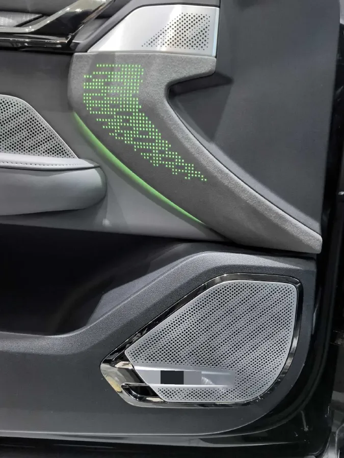 2023 Zeekr 001 BEV 100KWH,autocango,china used car exporter,china ev exporter,chinese used car exporter,chinese used ev exporter