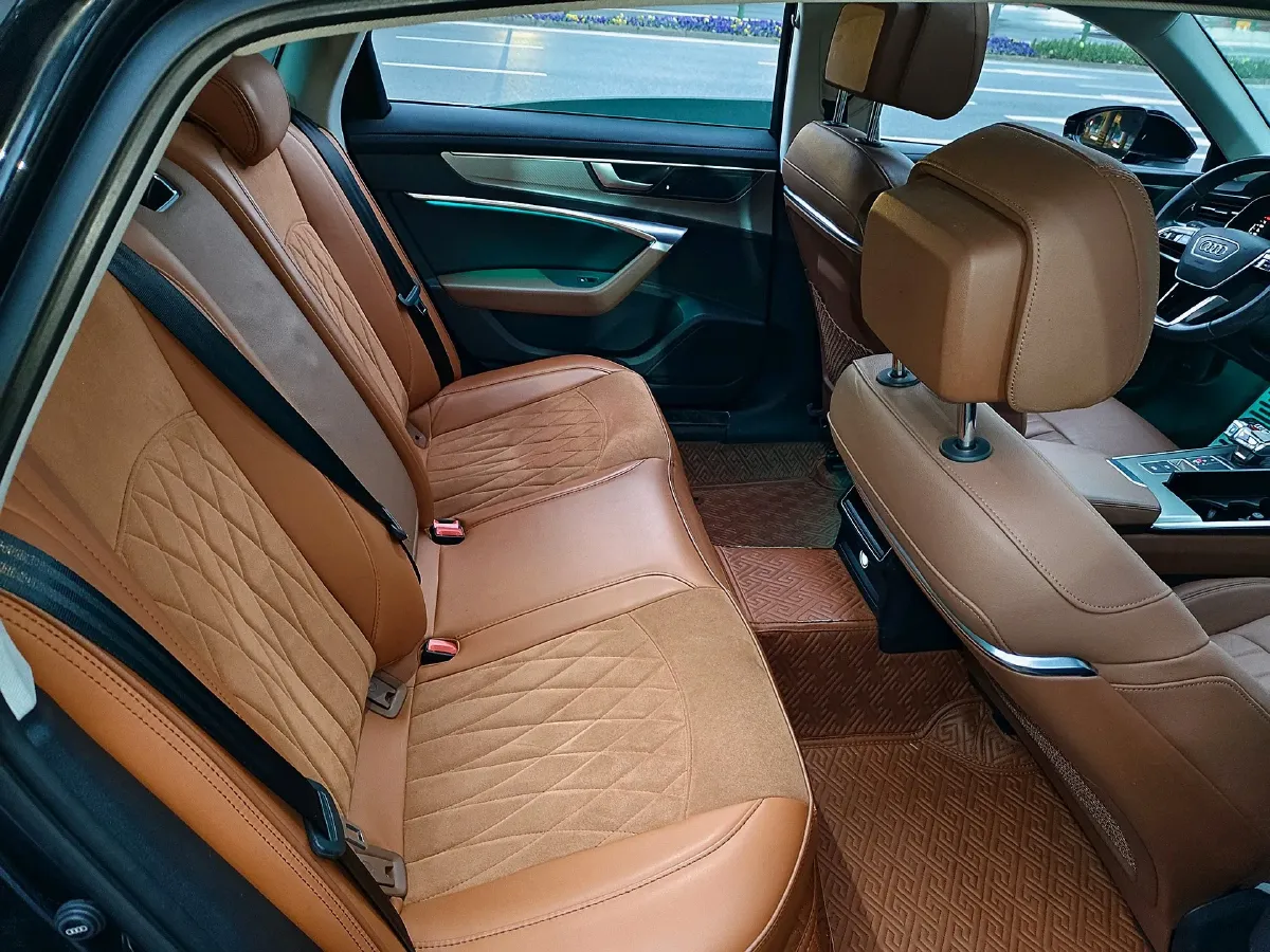 2019 Audi A6L 2.0T 190HP L4 7DCT,autocango,china used car exporter,china ev exporter,chinese used car exporter,chinese used ev exporter