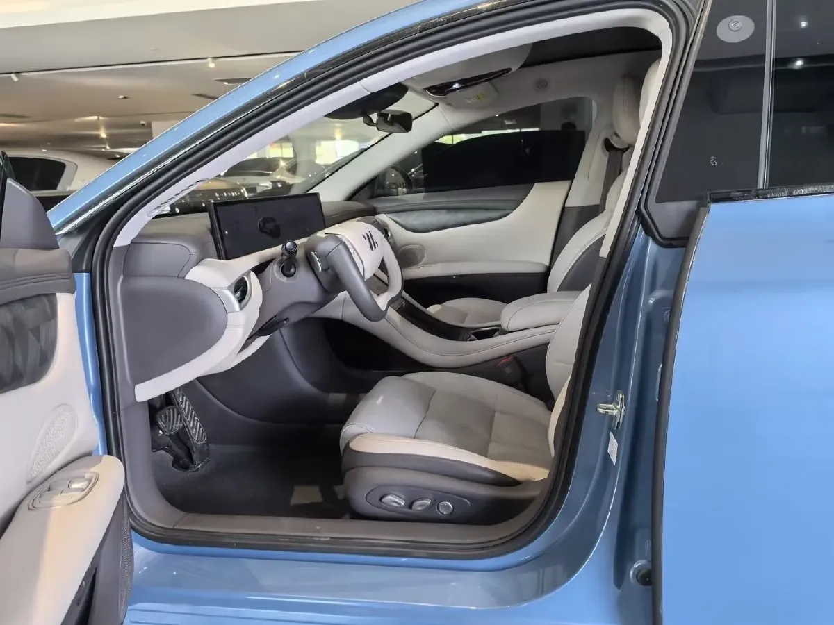 2024 IM L6 BEV 75KWH,autocango,china used car exporter,china ev exporter,chinese used car exporter,chinese used ev exporter